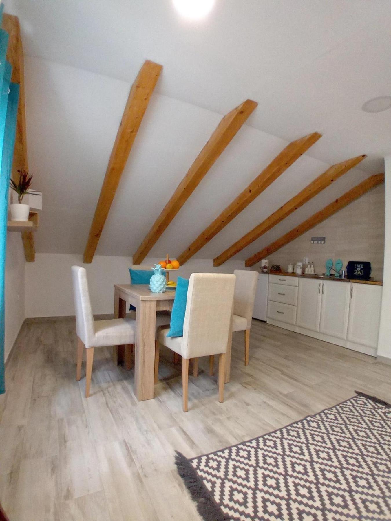 Kiwi Apartment *